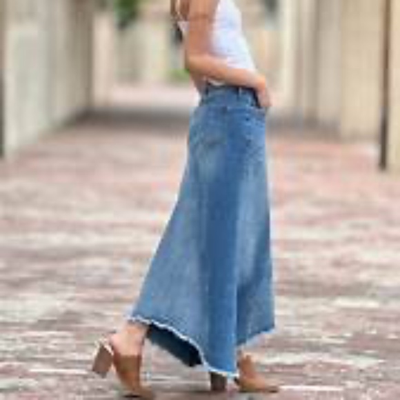 Wash Lab Dresses & Skirts - Wash lab “Selma” pieced 2 tone sky denim skirt